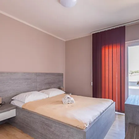 Paradiso, No 4 Апартаменты