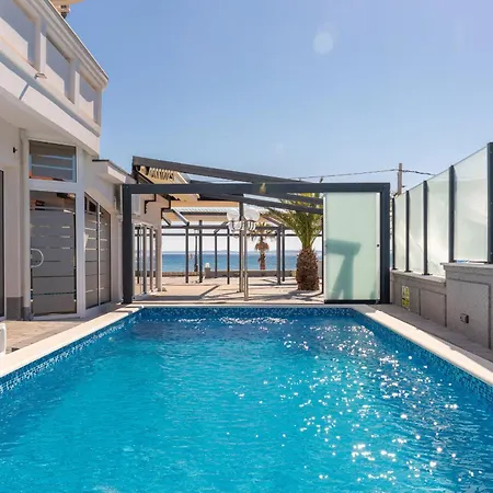 Paradiso, No 4 *
