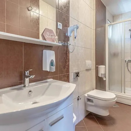 Paradiso, No 4 Appartamento