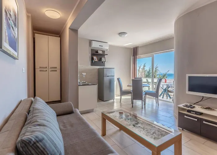 Paradiso, No 4 Apartman